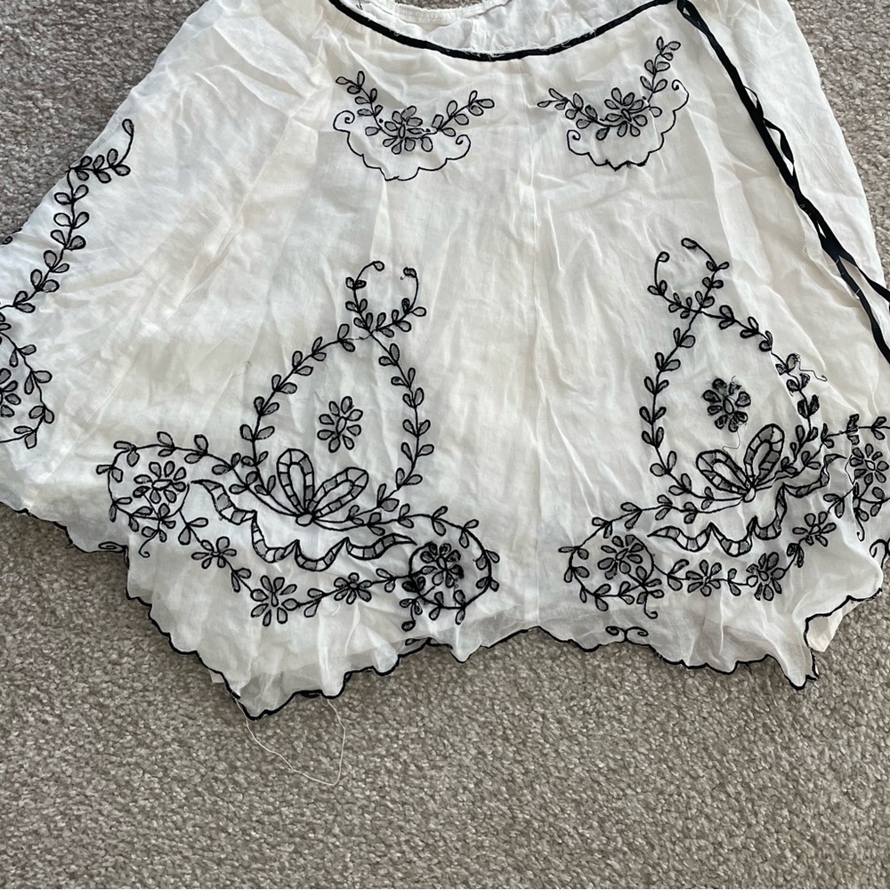 IN SEARCH OF The Limited embroidered skirt circa 2002ish